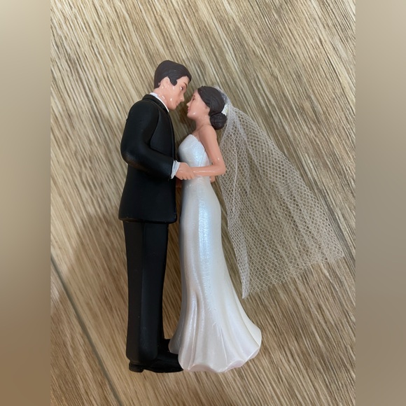 Miscellaneous Wedding Items - Picture 1 of 7